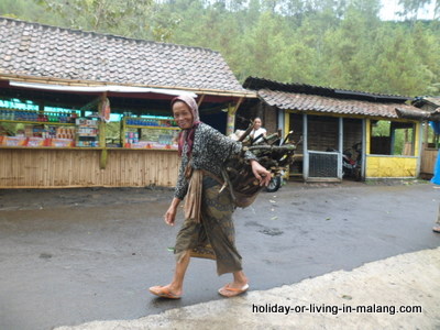 Food stall at Coban Pelangi in Malang