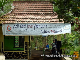 The entrance at Coban Pelangi in Malang