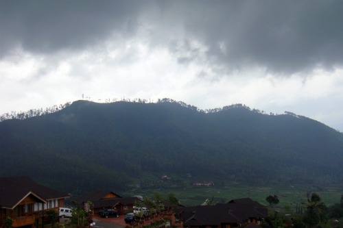 Fabulous mountain view from VVIP villa in Jambuluwuk Batu