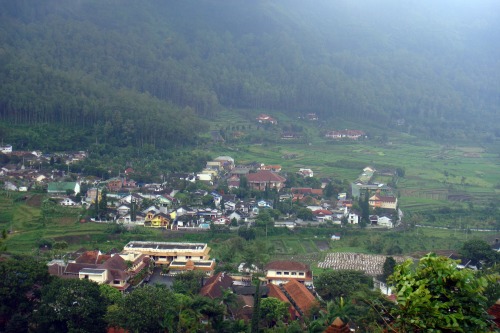 Songgoriti village close to Jambuluwuk Batu