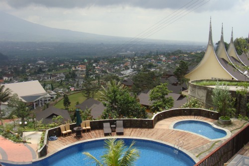 View to swimming pool in Jambuluwuk Batu