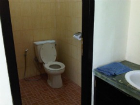 bathroom of standard room